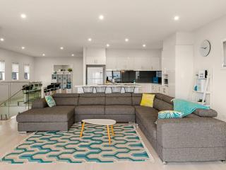 Swan Bay Views - Surf Beach - 1