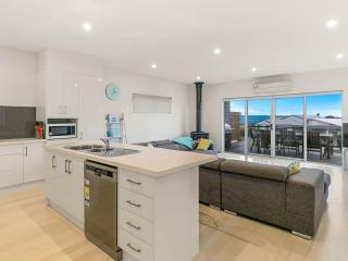 Swan Bay Views - Surf Beach - 3