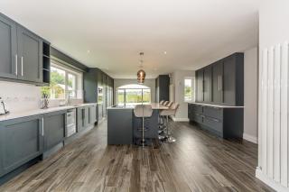 Marina views, Kinsale, Hosted by Exquisite holiday homes, sleeps 20 - Kinsale - 7