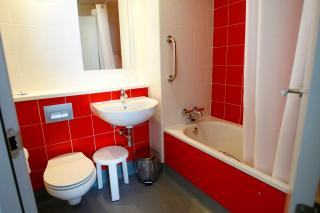 Travelodge Barcelona Poblenou - Barcelona - 9