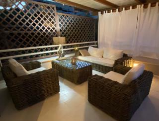 MARTIN & NICOLE'S HOME - 5