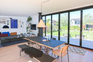 Modern architecture atrium house - 8