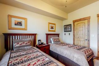 Emerald Lodge 5202 - 1