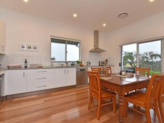 Kinloch Cottage renovated to new on Daisy Hill Vineyard - Pokolbin - 2