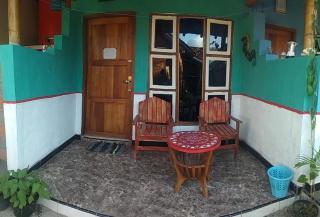 Harry's Ocean House Watukarung Homestay - Kalak - 7