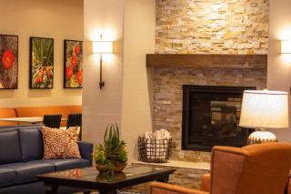 Best Western Plus A Wayfarer's Inn & Suites - Kingman - 2