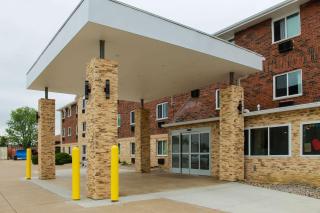 Clarion Pointe Bettendorf - Quad Cities - Bettendorf - 0