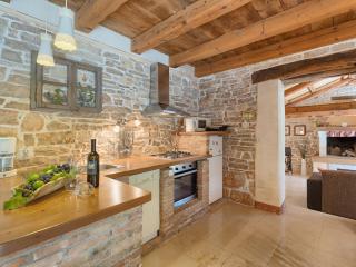 Holiday Home Hrelja by Interhome - Žminj - 2