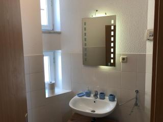 Ruhige Wohnung bei der Burg im OG2 - Kröllwitz - 2