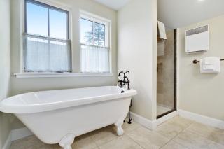 3 Bed 3 Bath Vacation home in Eastsound - Eastsound - 8