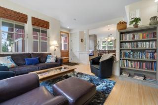 3 Bed 3 Bath Vacation home in Eastsound - Eastsound - 2