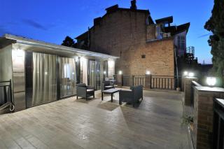 Peto's Huge furnished terrace - 6