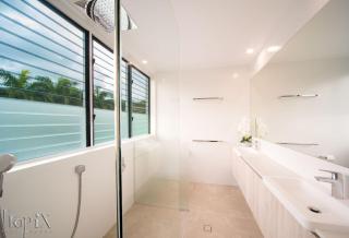 Splendeur Sur La Mer - Two Bedroom - Cannonvale - 3