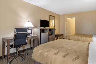 Quality Inn & Suites Hanes Mall - Winston-Salem - 2