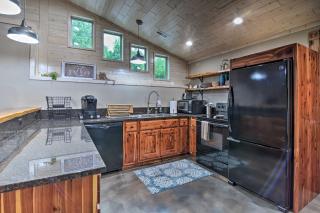 Modern Arcadia Farmhouse on 80 Acres with Fire Pit! - 1