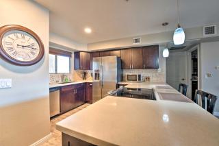 Balcony and Grill Beachfront Lake Havasu City Condo - Lake Havasu City - 2