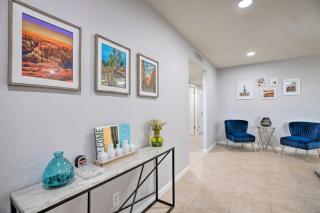 Modern Scottsdale Gem with Pool, Games, Patio and More - Scottsdale - 4