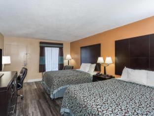 Days Inn by Wyndham Sarasota Bay - Sarasota - 8