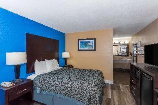 Days Inn by Wyndham Sarasota Bay - Sarasota - 5