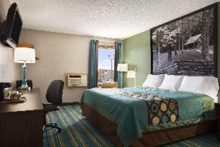 Super 8 by Wyndham Mattoon - 5