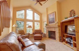 75 Corinthian 3Br 3Ba Spacious Layout, Private Garage townhouse - Dillon - 9