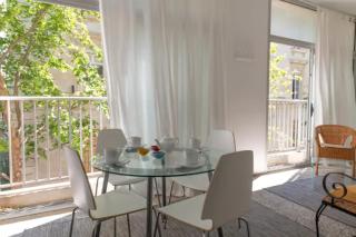 GRAND APPARTEMENT LUMINEUX POUR 2 à 4 PERSONNES A AVIGNON INTRA-MUROS WiFI GRATUIT - Avignon - 0