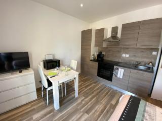 Legend- Parking privé Gratuit- Terrasse privée- Wifi - Convert - Alimentec - Bourg-en-Bresse - 9