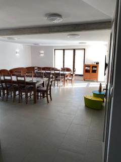 Dom z basenem i widokiem na łąkę - Raduń - 3