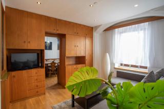 Traditional Old Town Apartment - 1