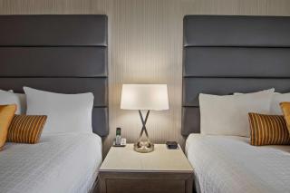 Best Western Premier Calgary Plaza Hotel & Conference Centre - 2