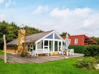 Seaside Sanctuary with Whirlpool-By Traum - Neder Lysabild - 0