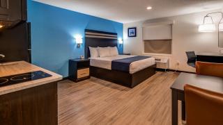 SureStay Plus Hotel by Best Western Humble - Humble - 1