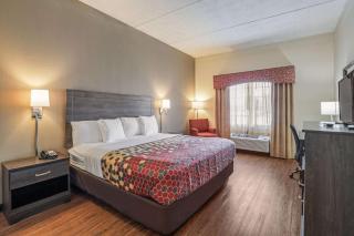 Econo Lodge Inn & Suites - Marianna - 2