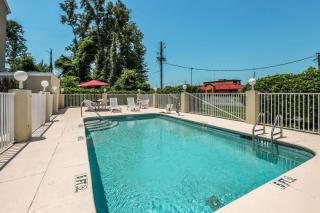 Econo Lodge Inn & Suites - Marianna - 3