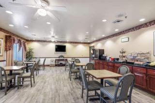 Econo Lodge Inn & Suites Marianna South - 2
