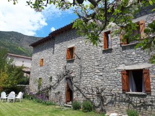 Cirjuana, casa en el centro con agradable jardín y barbacoa BY PIRINEOS 360 - 6