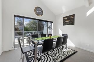 Bay Bliss - Lake Taupo Holiday Home - Taupo - 5