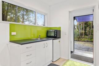 Bellbird Cottage - Lake Taupo Bach - Waitahanui - 7