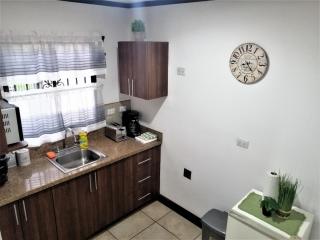 Kubo Apartment Private 2 Bedrooms 5 mins SJO Airport with AC - 3