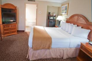 Red Arrow Inn & Suites, a Travelodge by Wyndham - 6