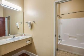 Econo Lodge - Valdosta - 4