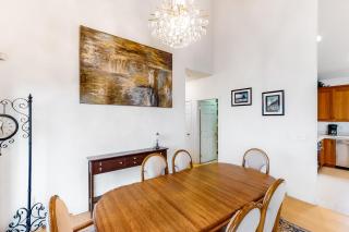 Somervilles Escape - Newport - 7