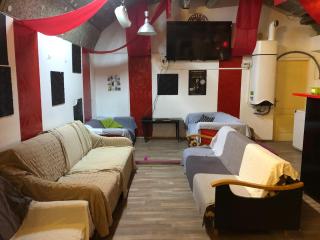 Whole basement former pub for stag do, bachelor House party flat - Budapest - 7