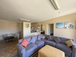 Denhams Beach Cottage - 9