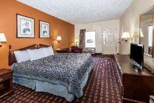 Days Inn by Wyndham Jackson - 8