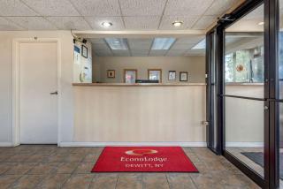 Econo Lodge Dewitt I-90 - DeWitt - 7