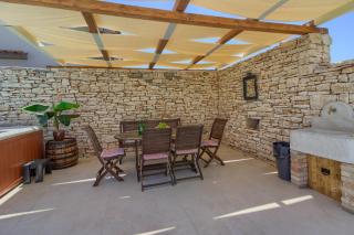 Cozy villa Pietra with private pool and whirpool - Šišan - 2
