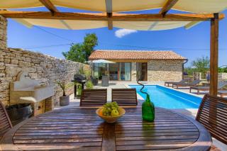 Cozy villa Pietra with private pool and whirpool - Šišan - 1