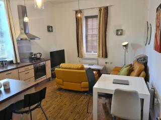 The Avenue - Leamington Spa - 9
