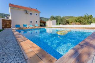 Holiday Home Antonija - Stari Grad - 0